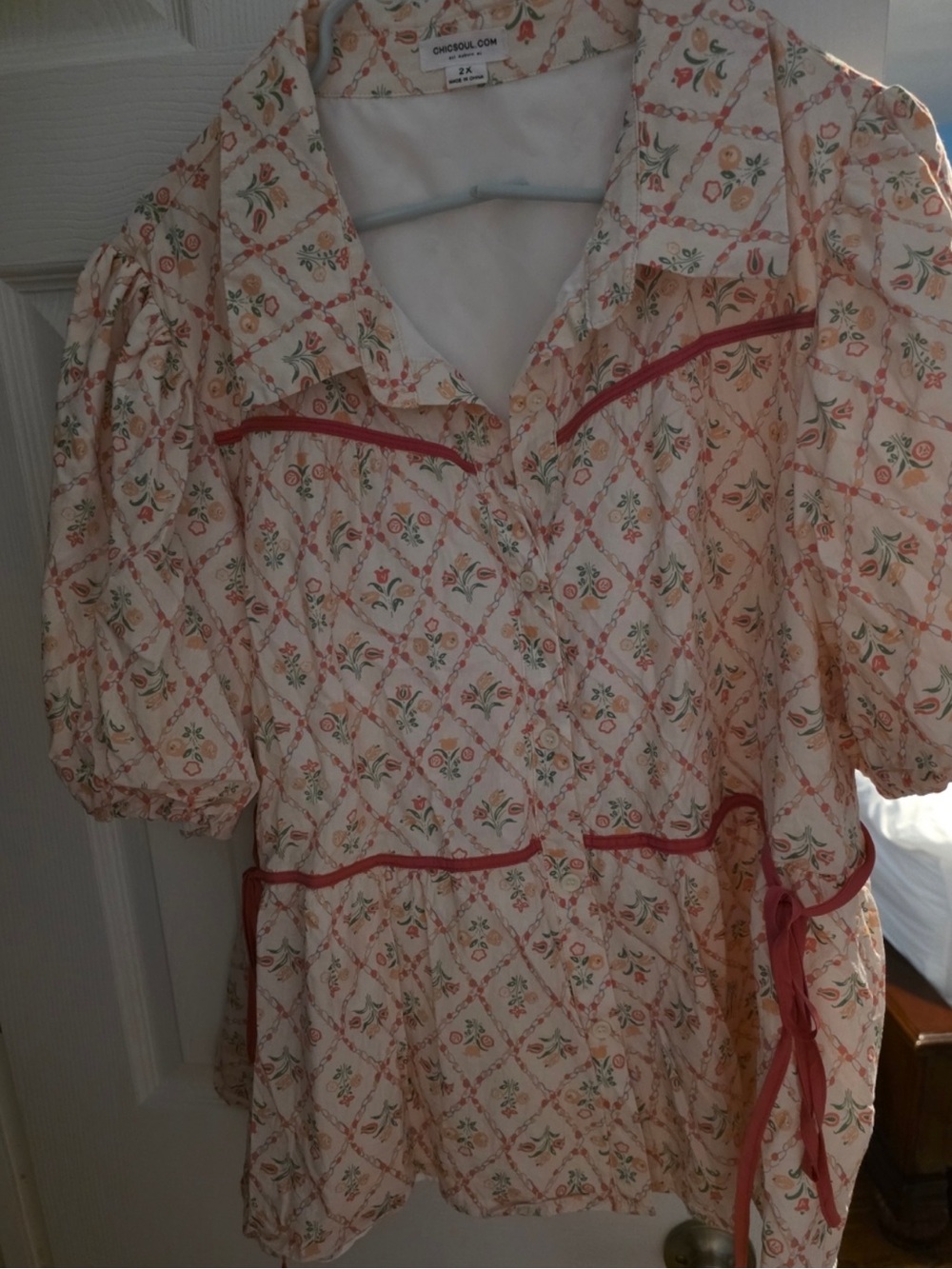 Chic Soul Side Tie Floral Top